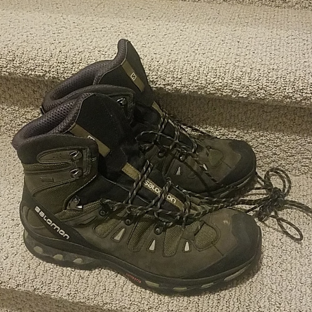 Hiking boots- like NEW